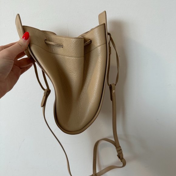 The Row Drawstring Pouch Bucket Bag Peebled Leather Beige Deerskin - Picture 5 of 12